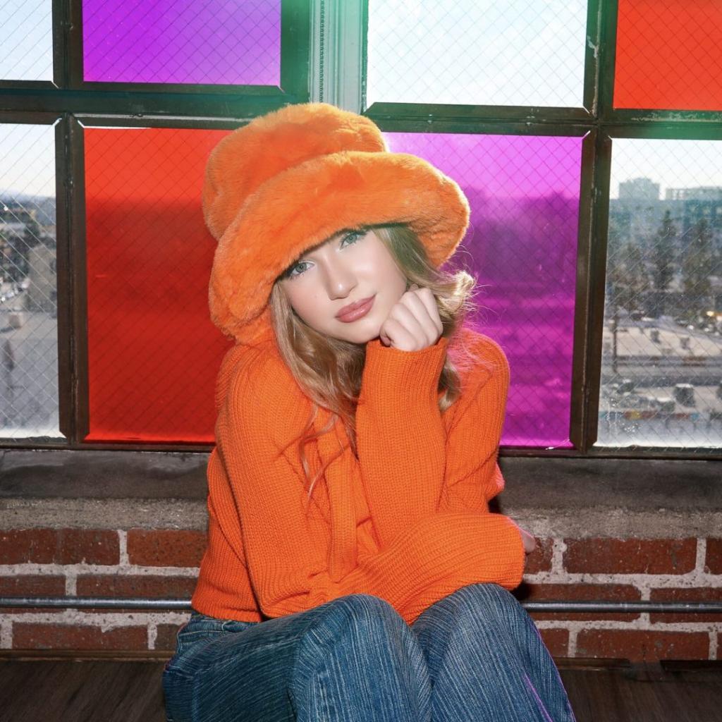 Abigail Zoe Lewis releases "Take It Slow" - INTERVIEW 1 Abigail Zoe Lewis1