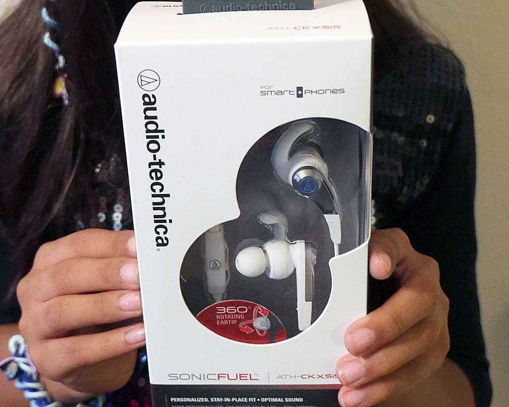 Last Minute Stocking Stuffer Ideas for Teens and Tweens - GIVEAWAY! 1 aP1030053
