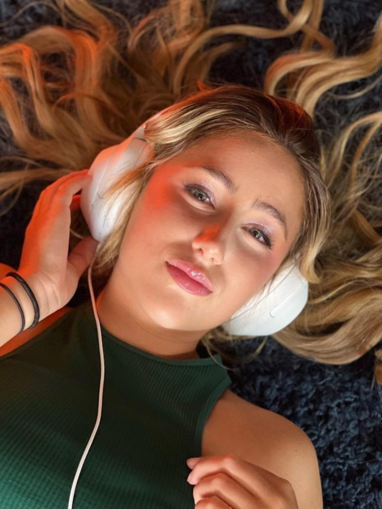 Disney Star Ava Kolker releases new single "All to Myself" - INTERVIEW 3 Ava Kolker Teens Wanna Know3