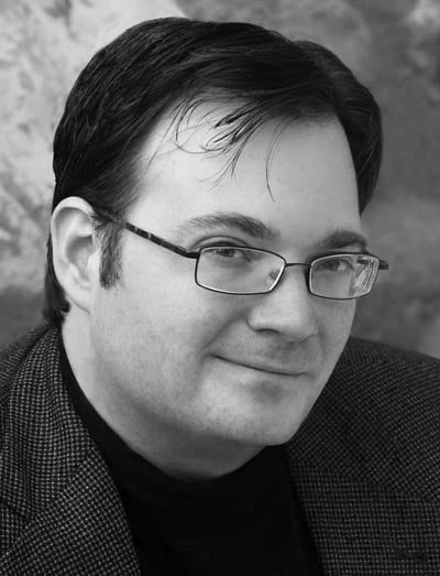 Brandon Sanderson's Firefight Prize Pack Giveaway Incl. Mophie Portable Charger! 2 Brandon Sanderson, bw 2014, credit Isaac Stewart
