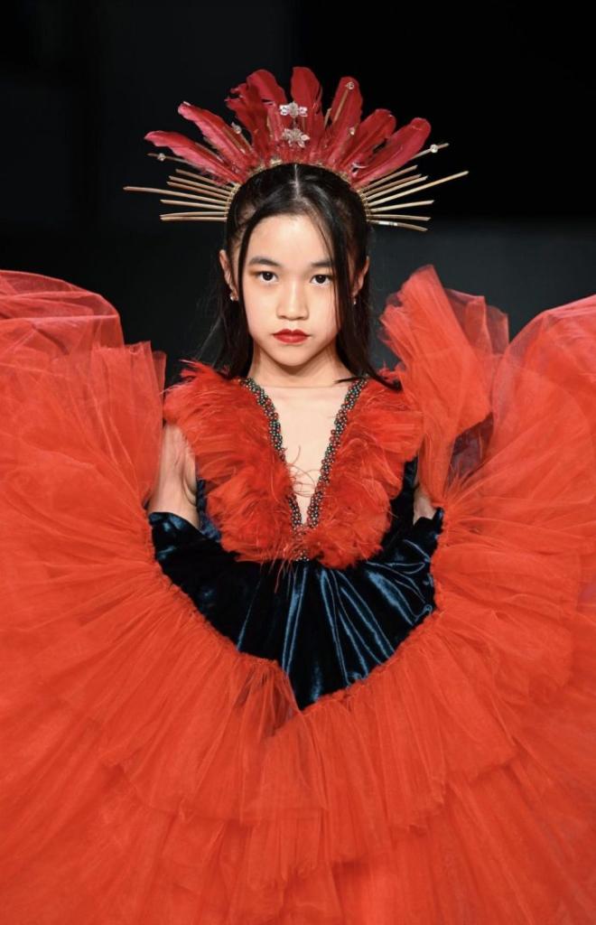 5 Fast Facts about rhythmic gymnast Ella Chan 1 ella chan2