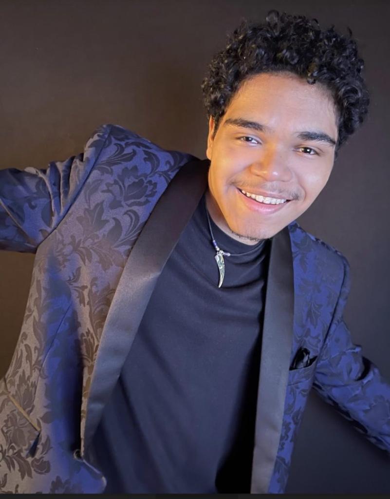 5 MORE Fast Facts about actor Gabe Silva 1 Gabe Silva 2
