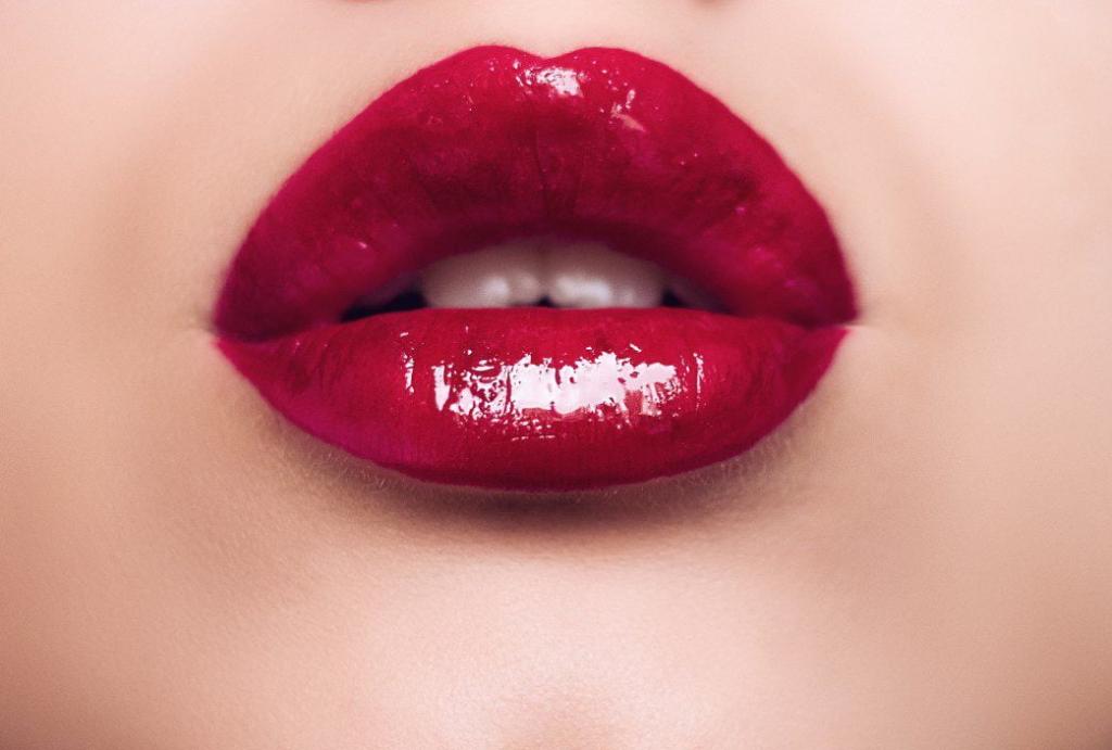 Graduation Fashion: 6 Inspirational Beauty Ideas for Your Important Day 1 graduation fashion love red red fashion girl lips lipstick skin woman sexy glamour t20 ZxjoLY
