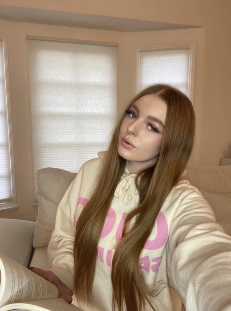 5 Fast Facts about recording artist Hannah Gold 4 Hannah Gold1