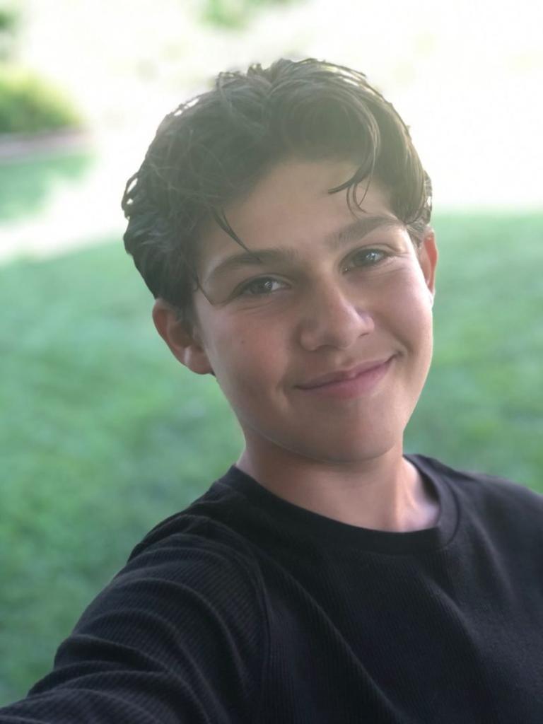Jackson Dollinger Interview - talks new video for "I'm Yours," quarantine life and more! 7 jackson dollinger selfie