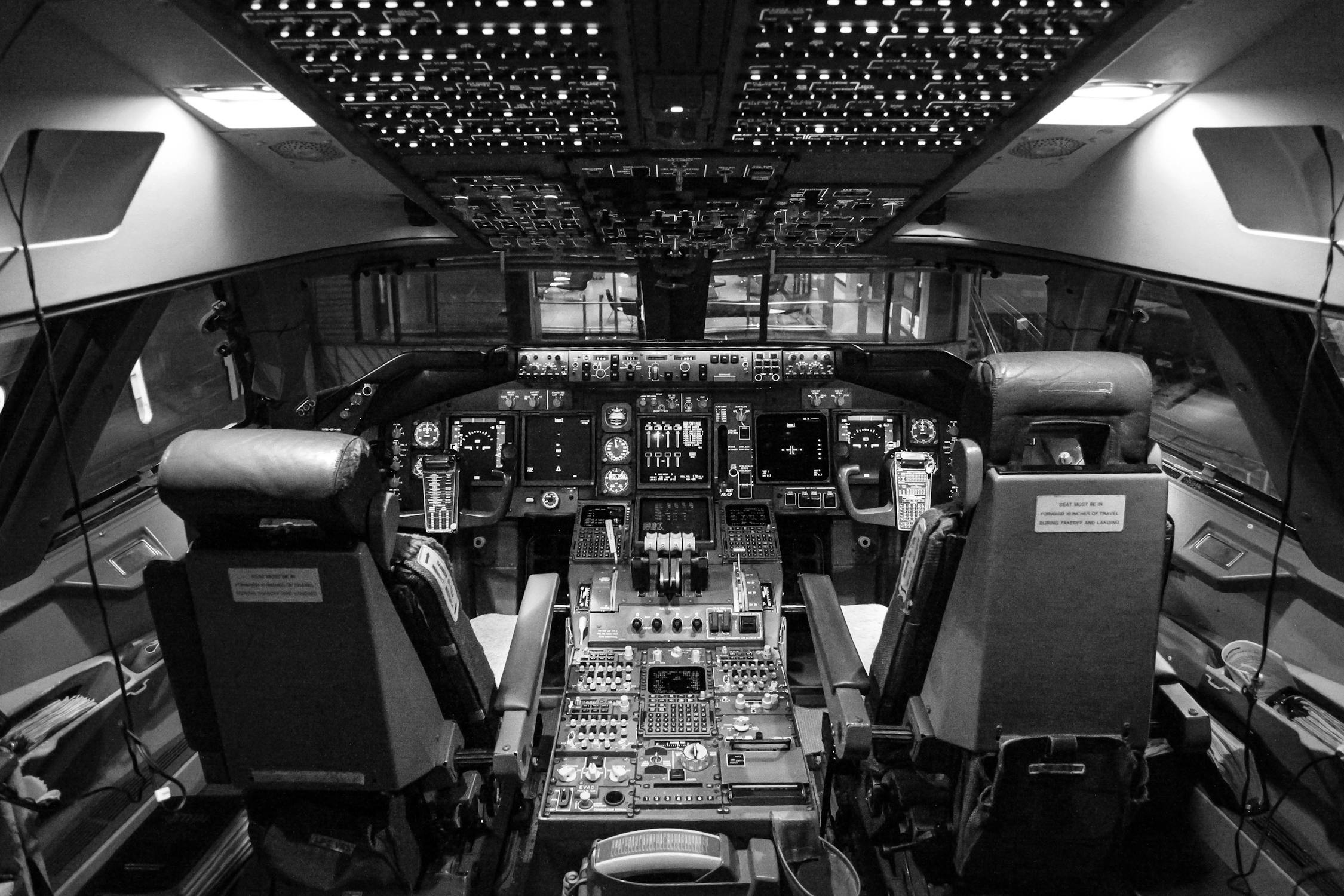 How Does an Air Data Test Set Function During Pre-flight Checks? How Does an Air Data Test Set Function During Pre-flight Checks?