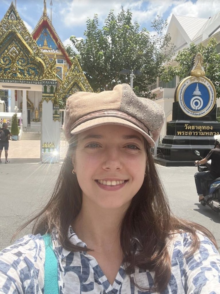 5 Fast Facts about Actress and Singer Roxane Simon 2 roxane simon1