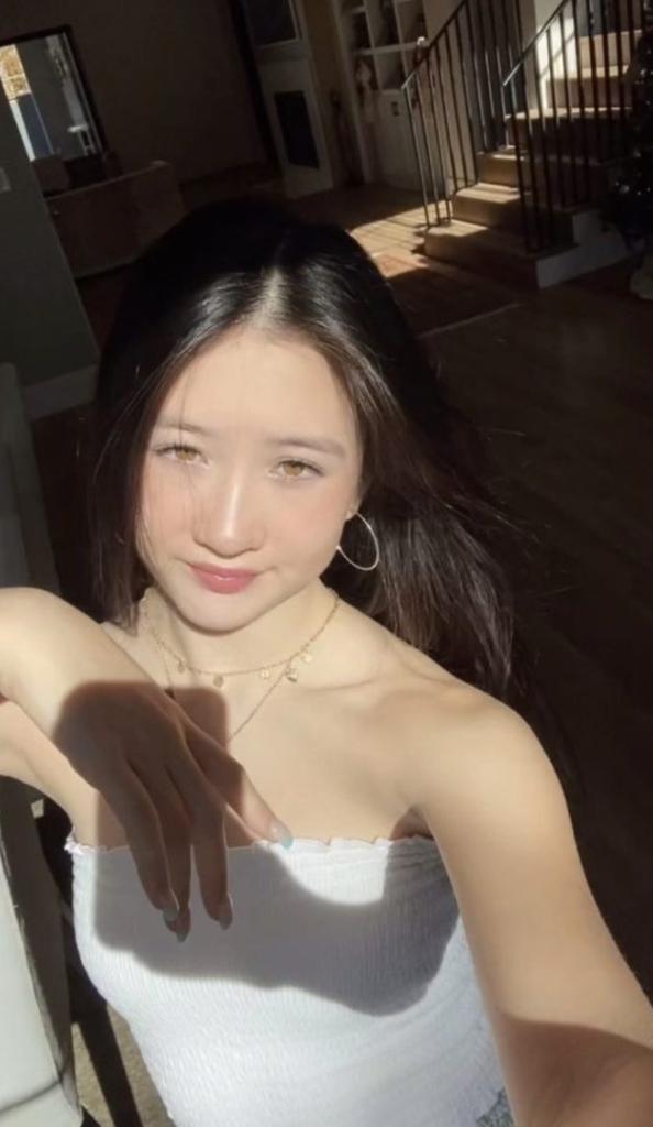 Scarlett Bella Song - Interview with inspiring teen performer & entrepreneur! 13 Scarlett bella song selfie