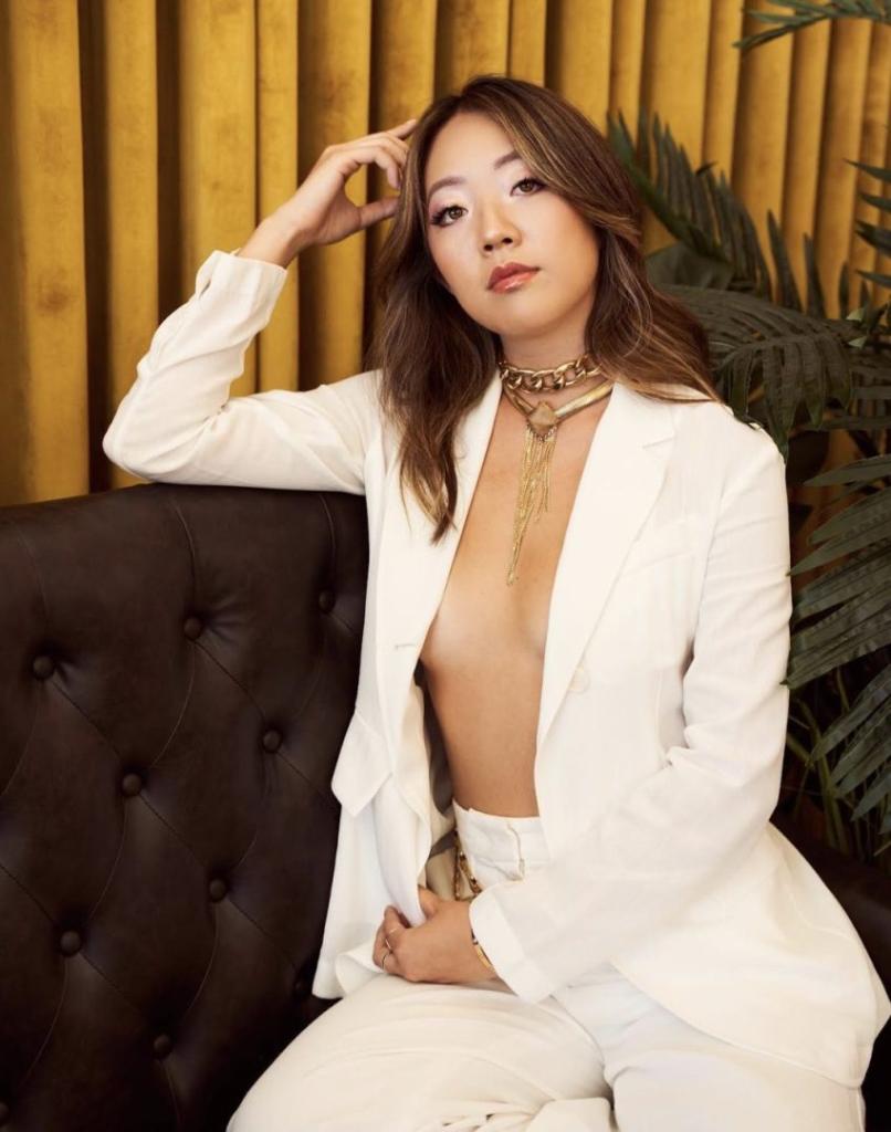 5 Fast Facts about pop singer Simona Shao 2 Simona Chao3