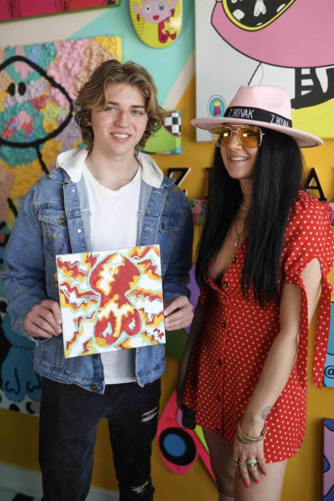 Teens Wanna Know Partners with Z HOVAK Studio to Host Celebrity Teen NFT Paint Party 5 z hovak vip paint party 105 scaled